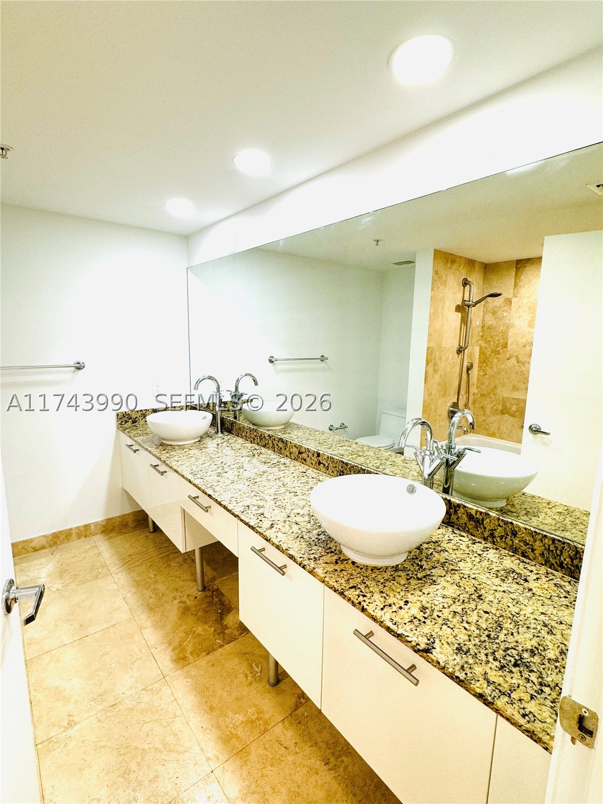 41 SE 5th St #808, Miami FL 33131