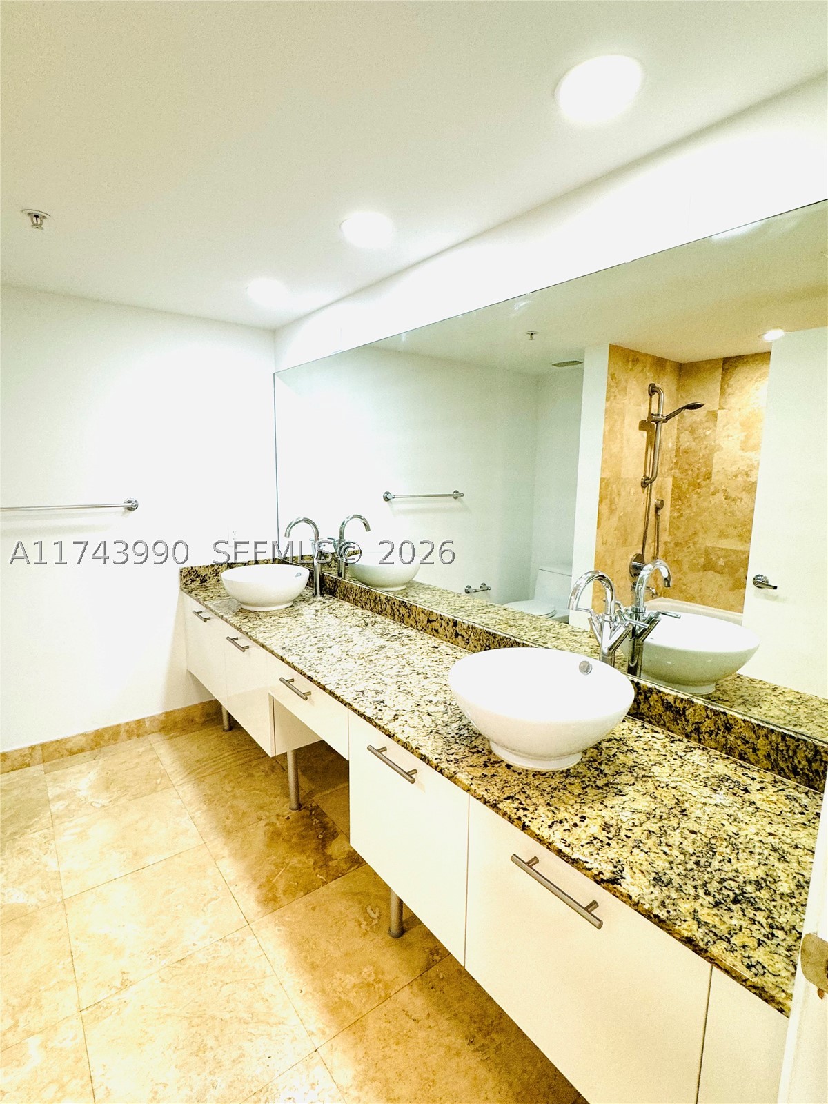 41 SE 5th St #808, Miami FL 33131