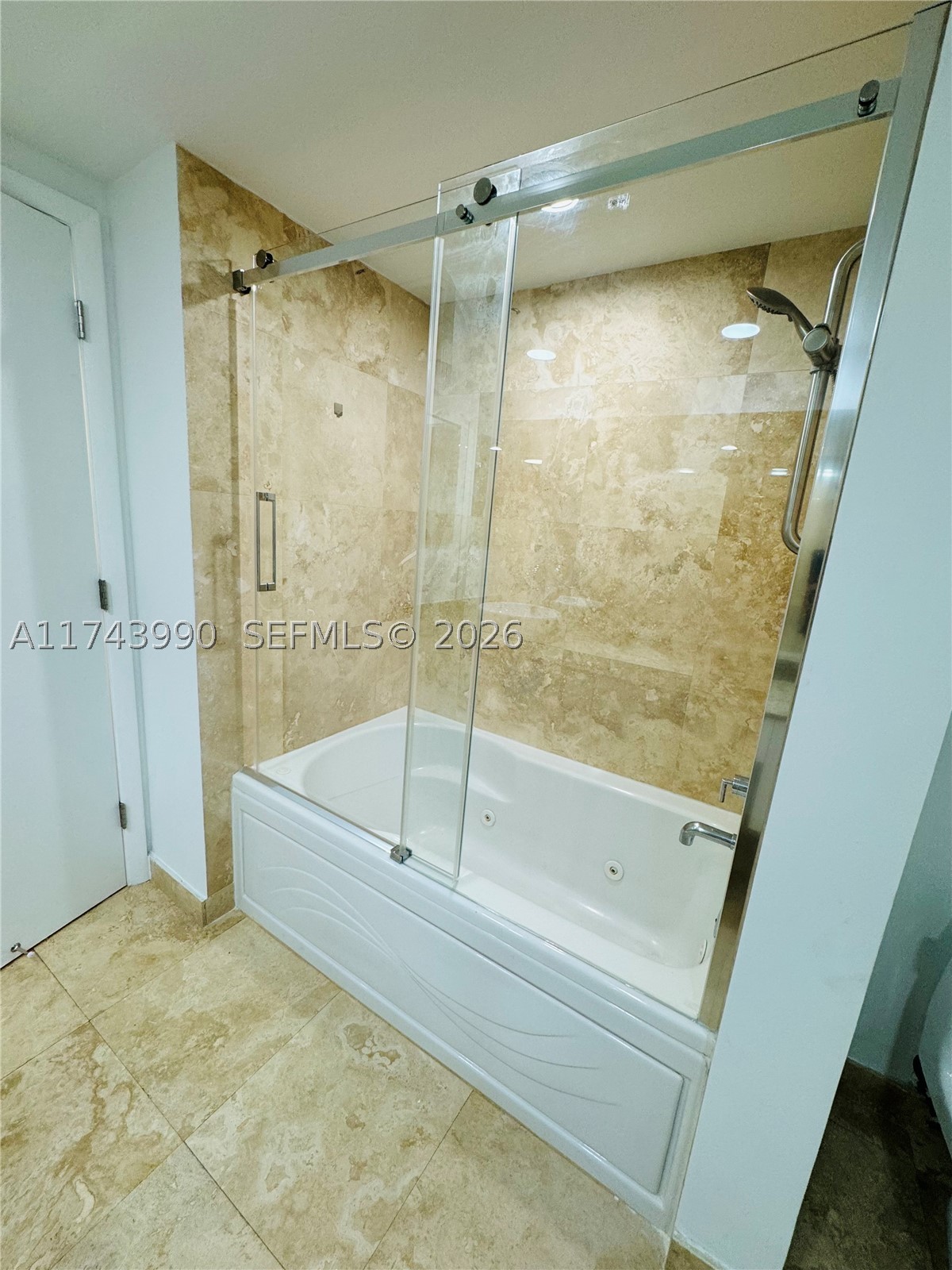 41 SE 5th St #808, Miami FL 33131