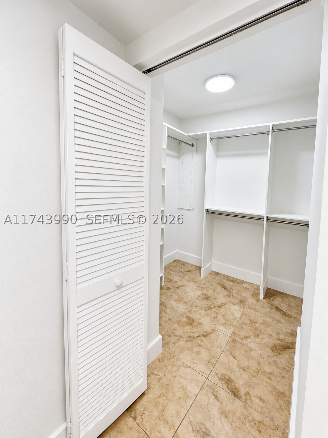 41 SE 5th St #808, Miami FL 33131