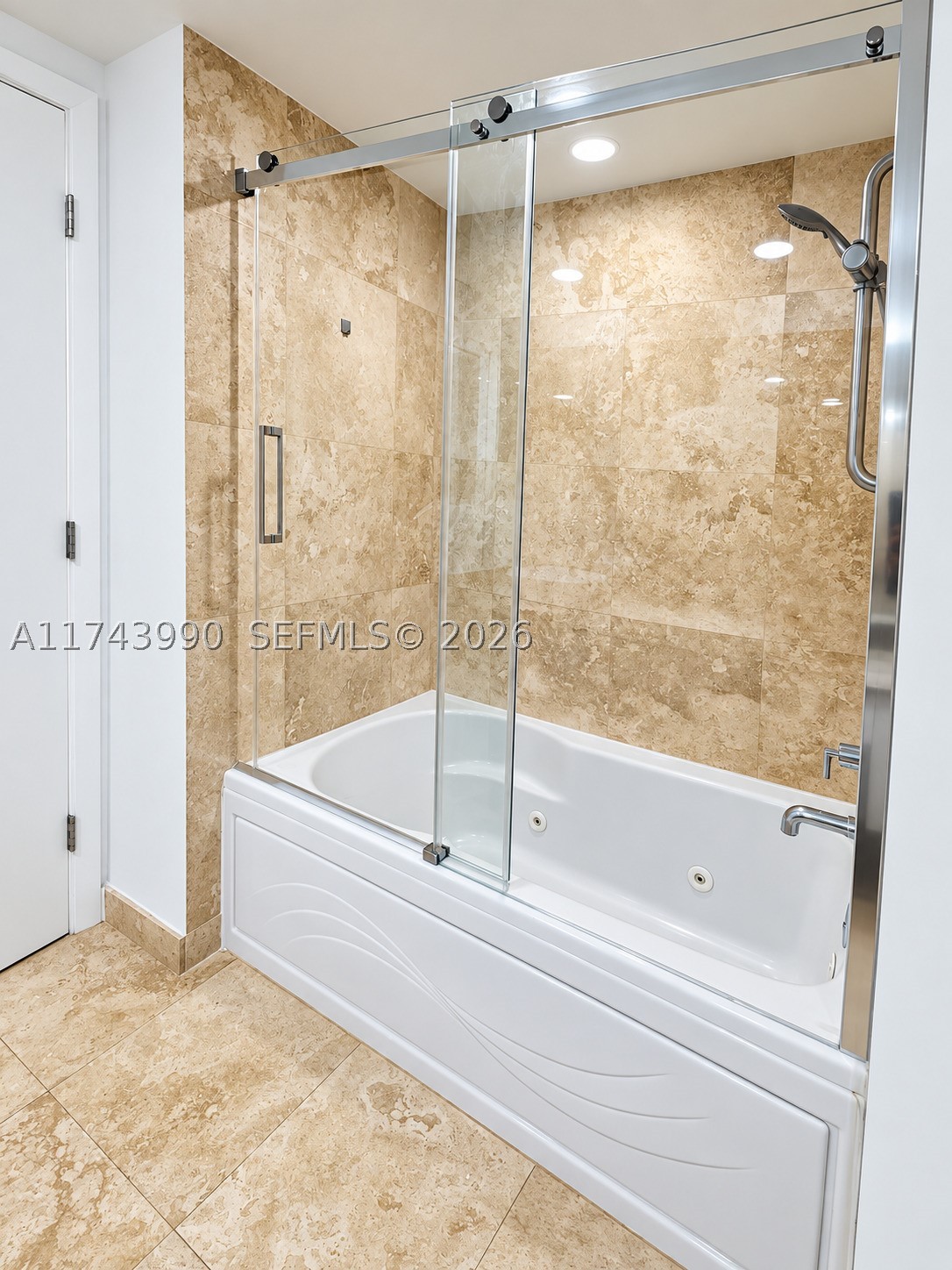 41 SE 5th St #808, Miami FL 33131