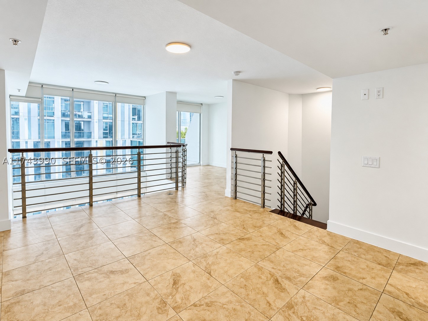 41 SE 5th St #808, Miami FL 33131