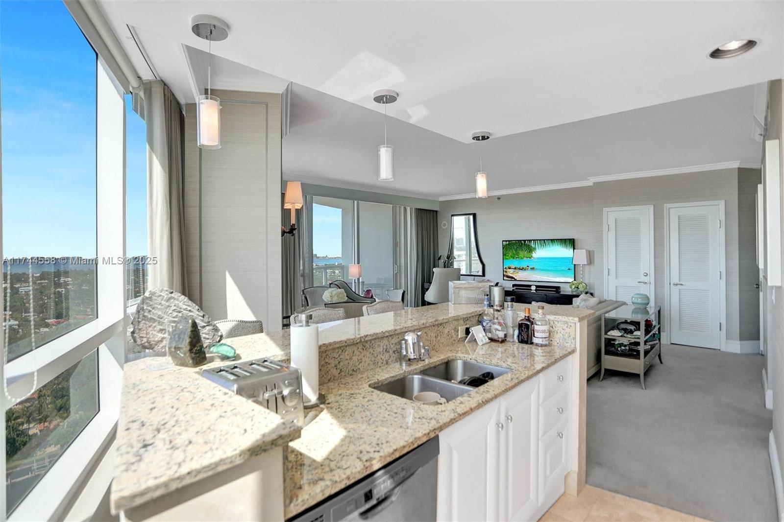 4401 Collins Ave #2114/2116, Miami Beach FL 33140