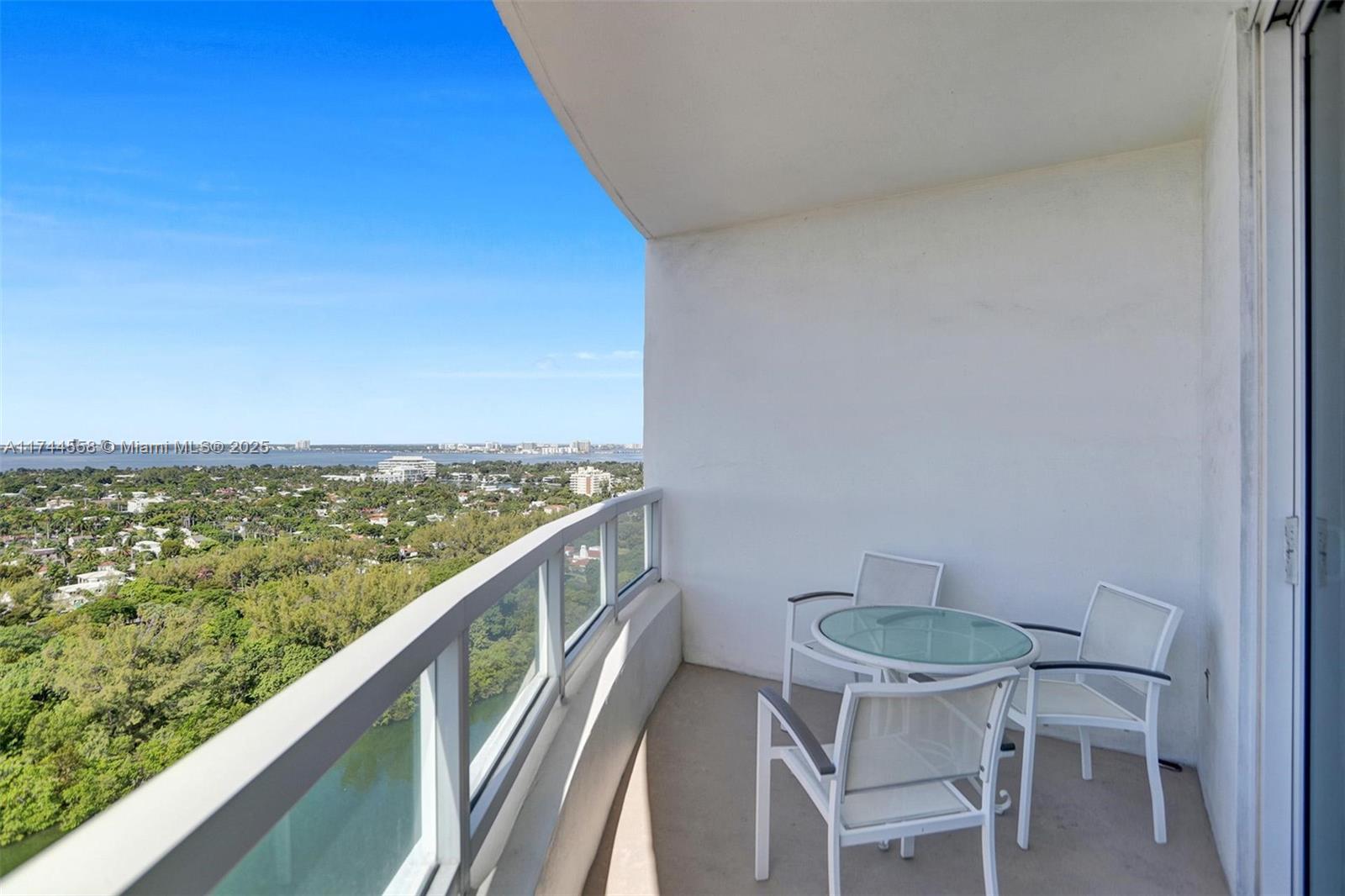 4401 Collins Ave #2114/2116, Miami Beach FL 33140