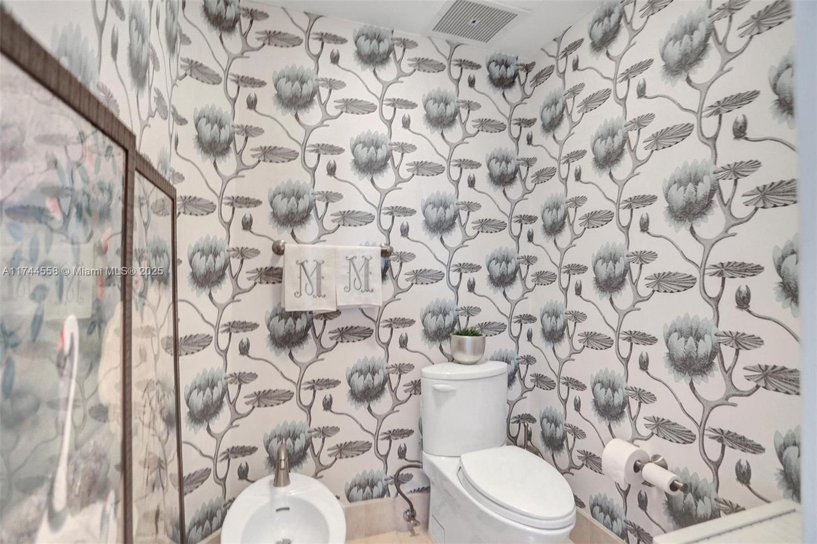 4401 Collins Ave #2114/2116, Miami Beach FL 33140