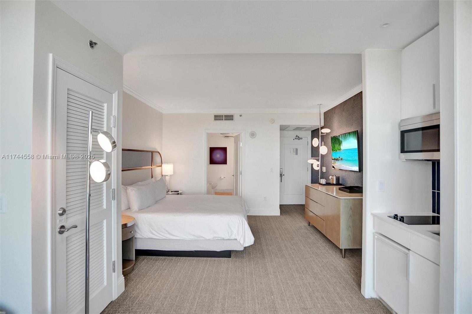 4401 Collins Ave #2114/2116, Miami Beach FL 33140