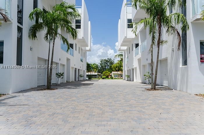 1985 Calais #3, Miami Beach FL 33141