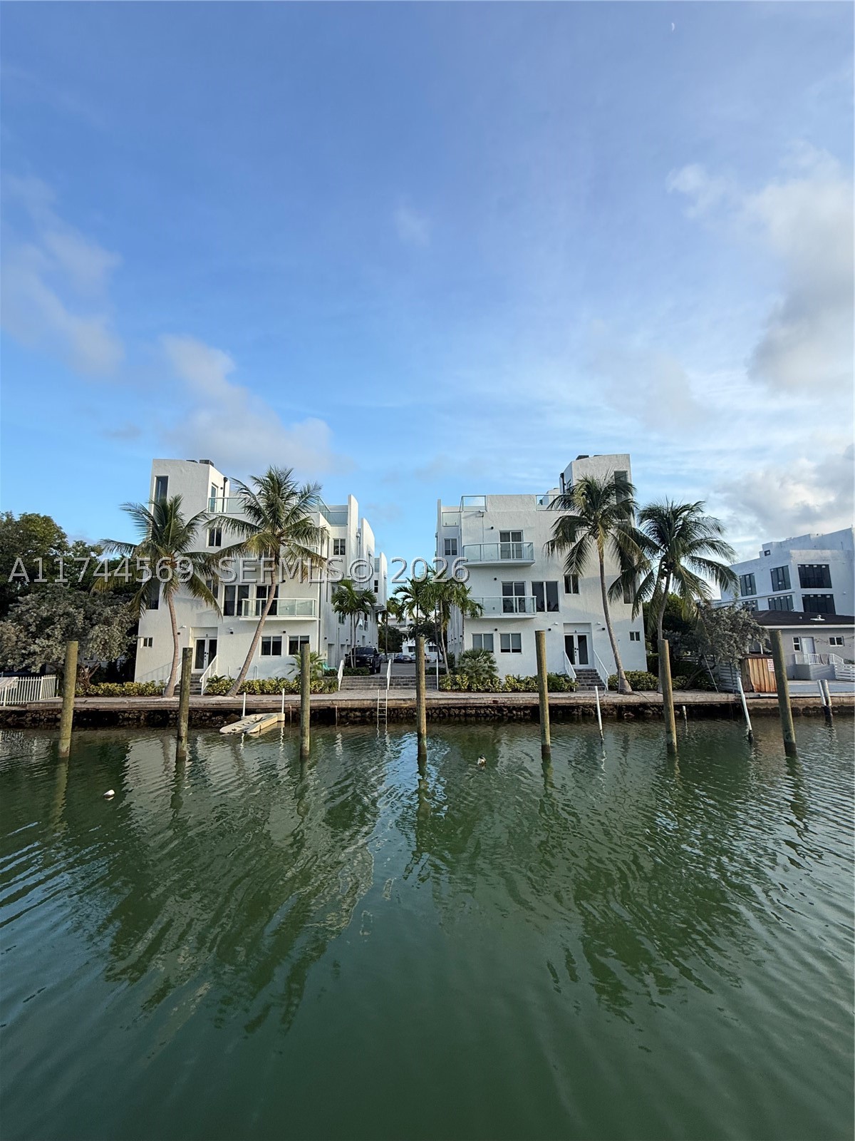 1985 Calais #3, Miami Beach FL 33141
