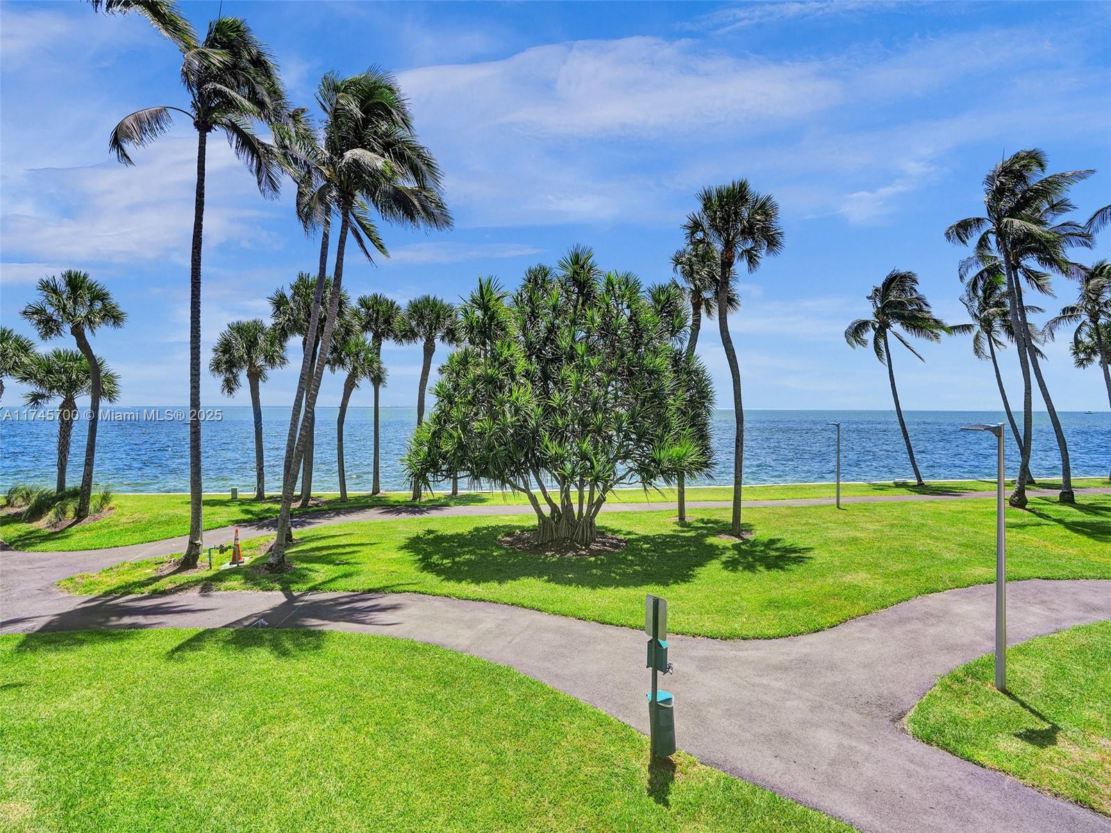 3 Grove Isle Dr #CPH07, Miami FL 33133