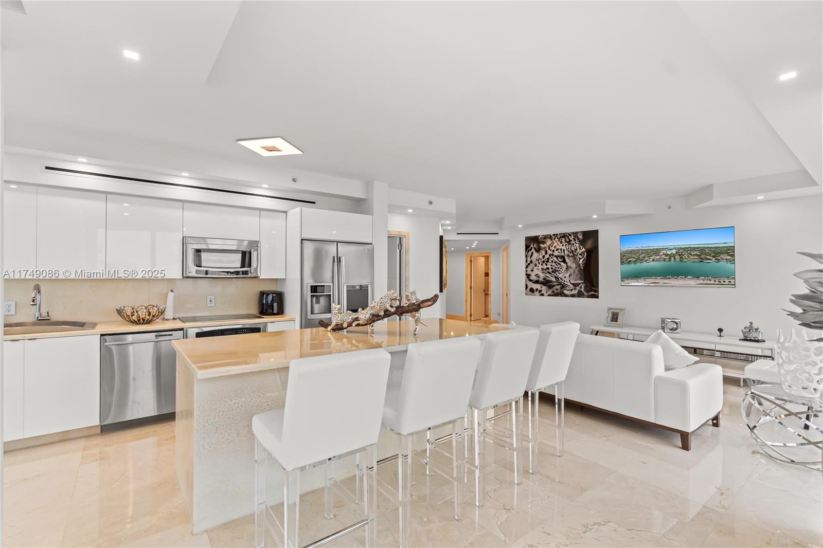 4775 Collins Ave #3505, Miami Beach FL 33140