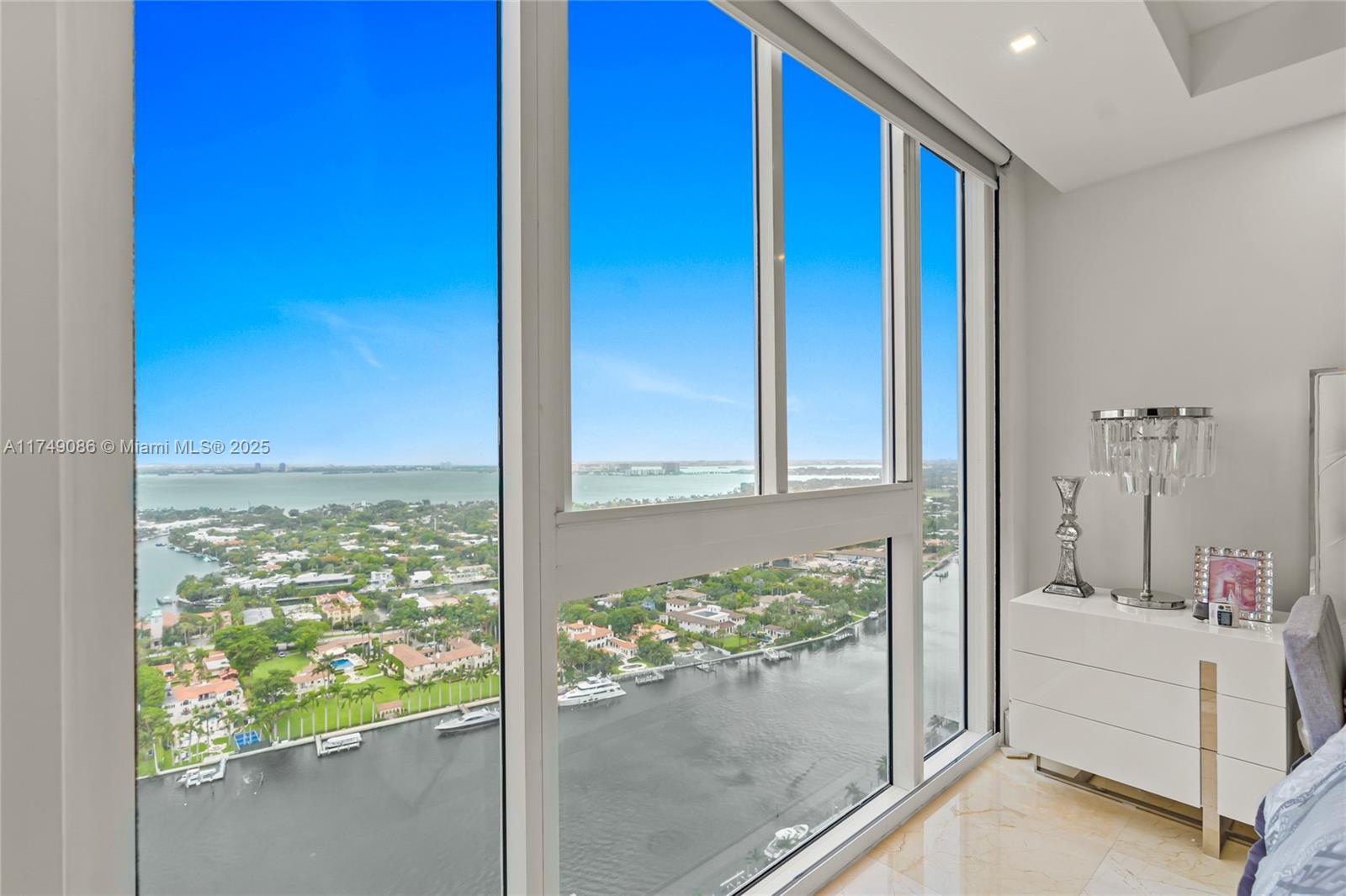 4775 Collins Ave #3505, Miami Beach FL 33140