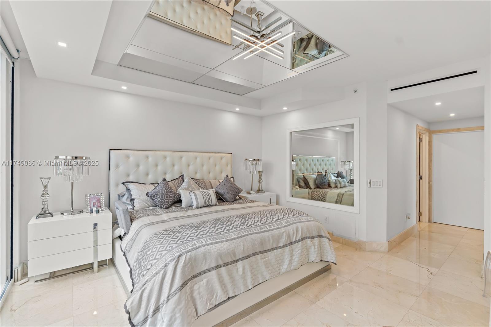 4775 Collins Ave #3505, Miami Beach FL 33140