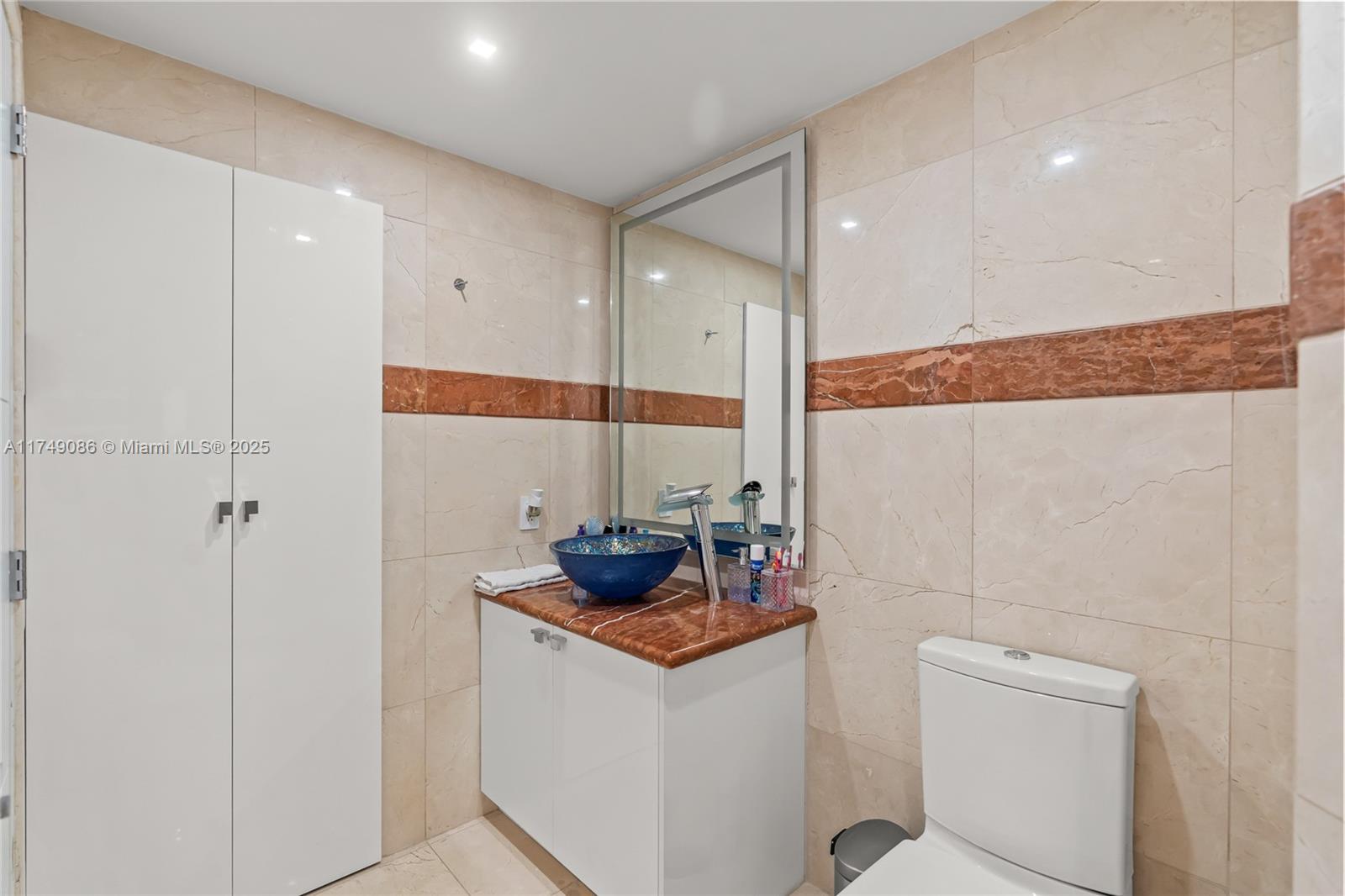 4775 Collins Ave #3505, Miami Beach FL 33140