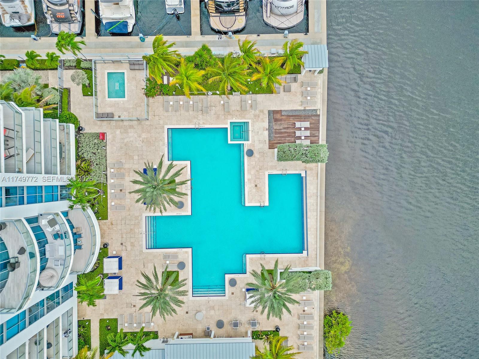 17111 Biscayne Blvd #2001, North Miami Beach FL 33160