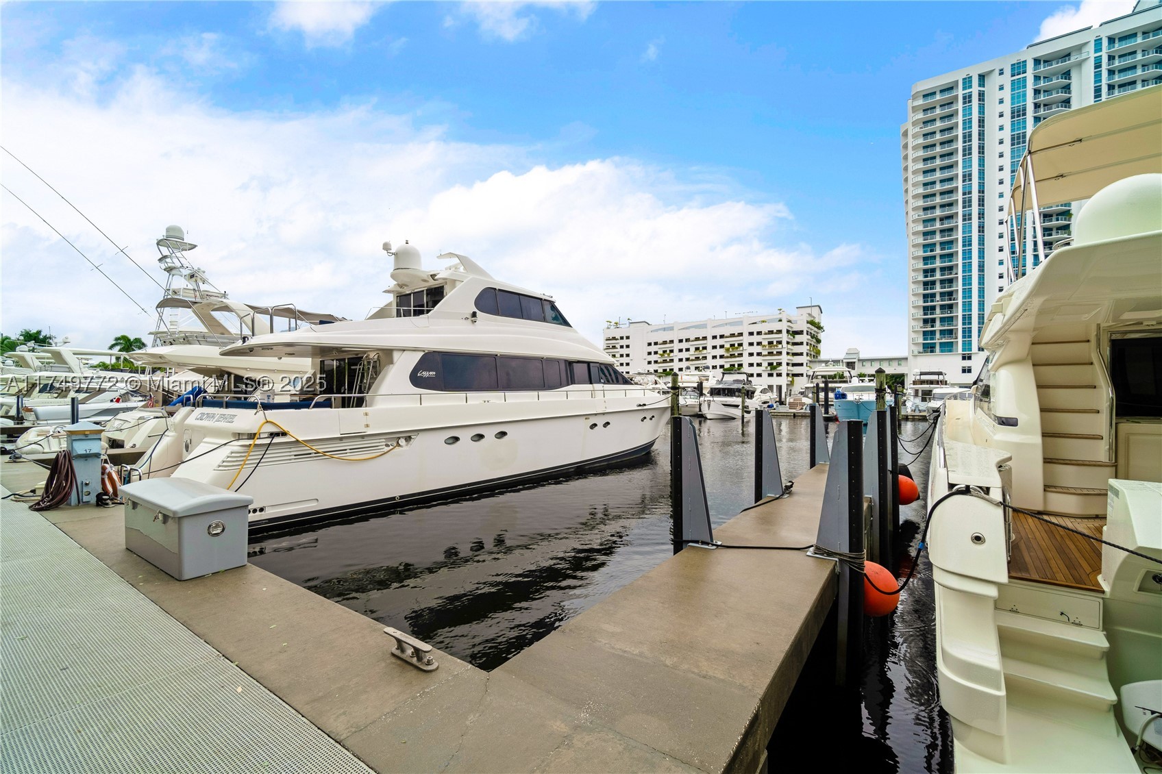 17111 Biscayne Blvd #2001, North Miami Beach FL 33160