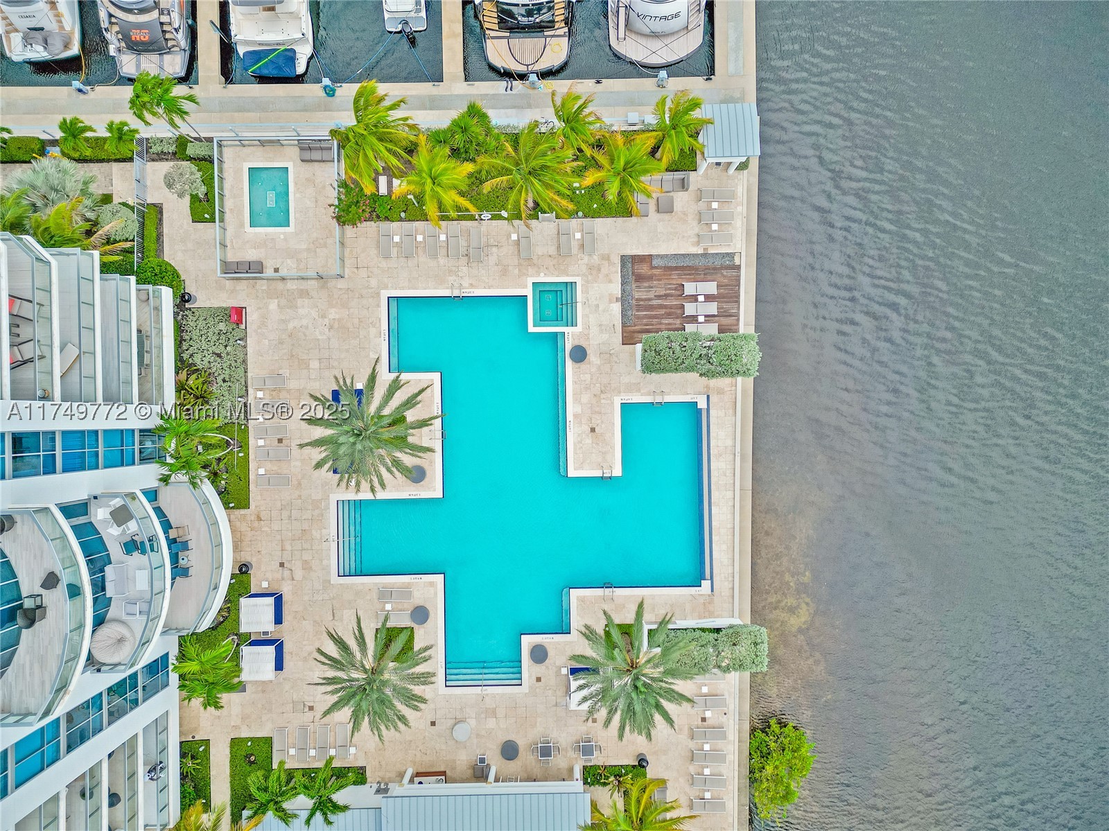 17111 Biscayne Blvd #2001, North Miami Beach FL 33160