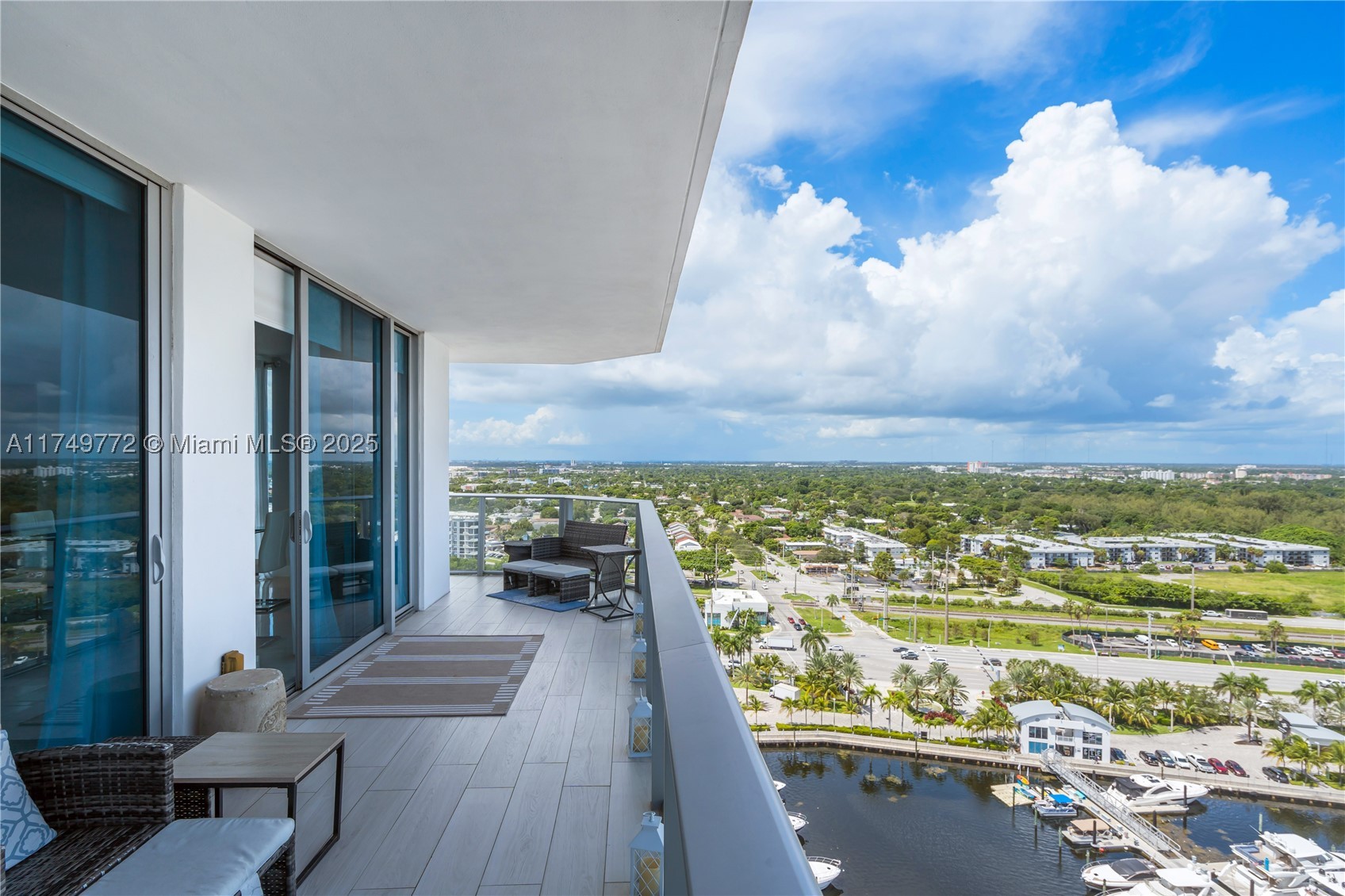 17111 Biscayne Blvd #2001, North Miami Beach FL 33160