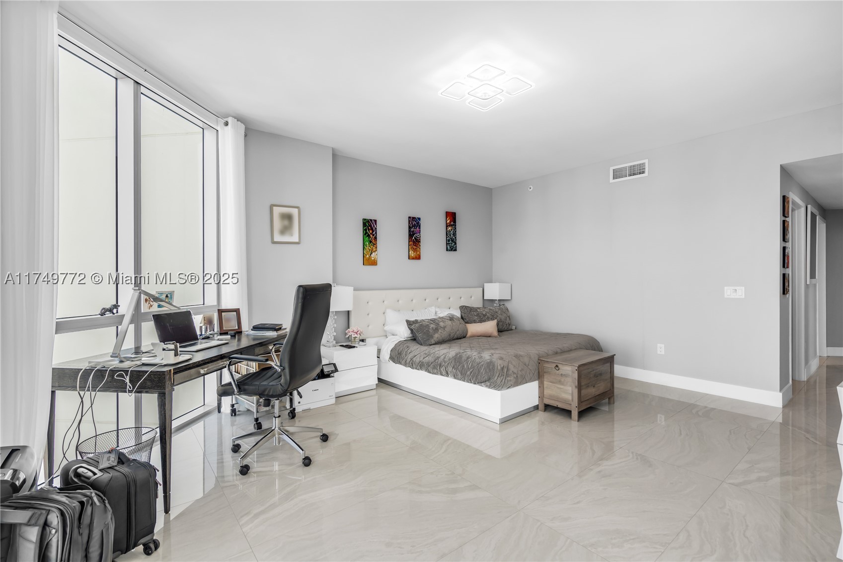 17111 Biscayne Blvd #2001, North Miami Beach FL 33160
