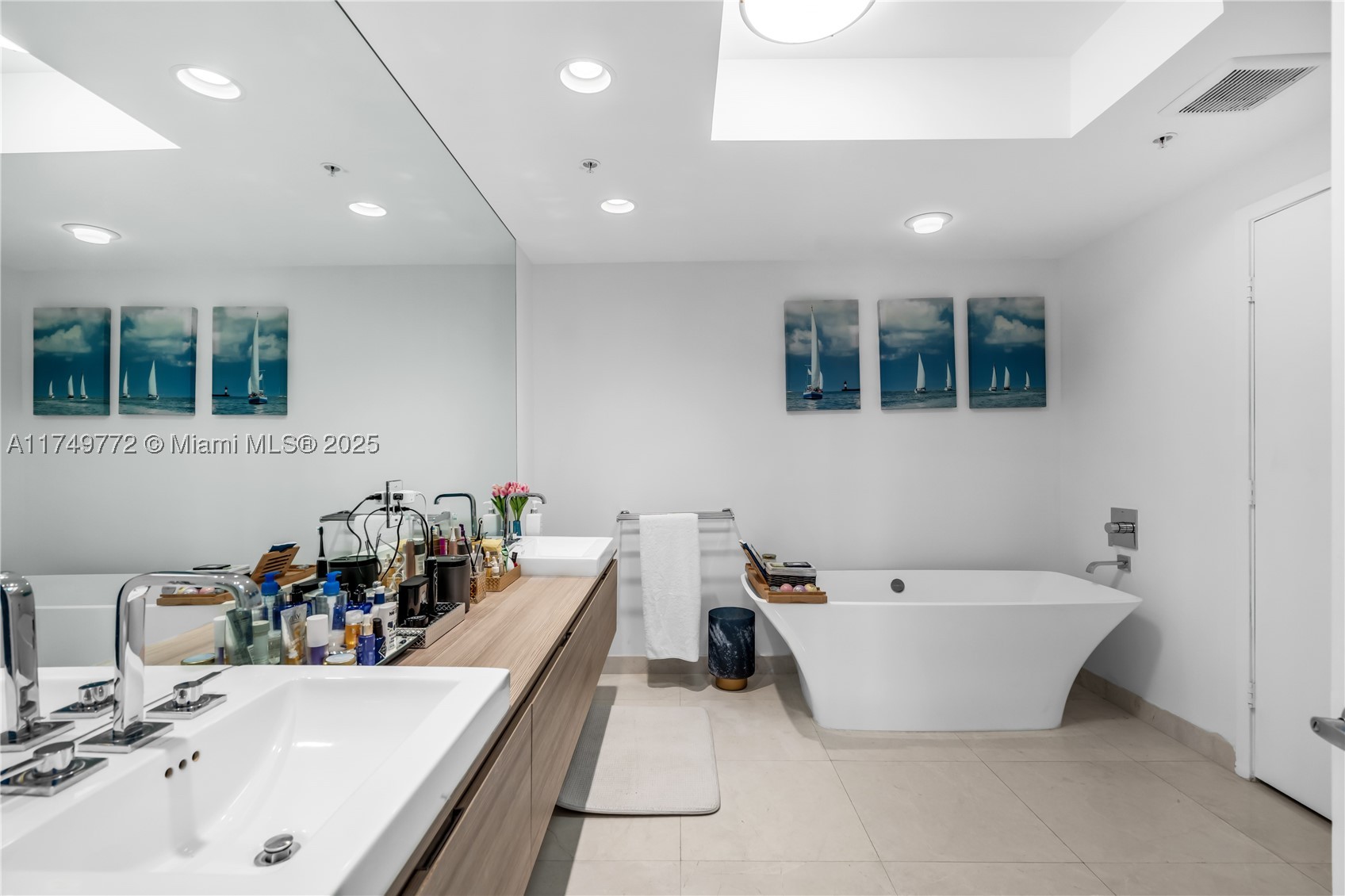 17111 Biscayne Blvd #2001, North Miami Beach FL 33160