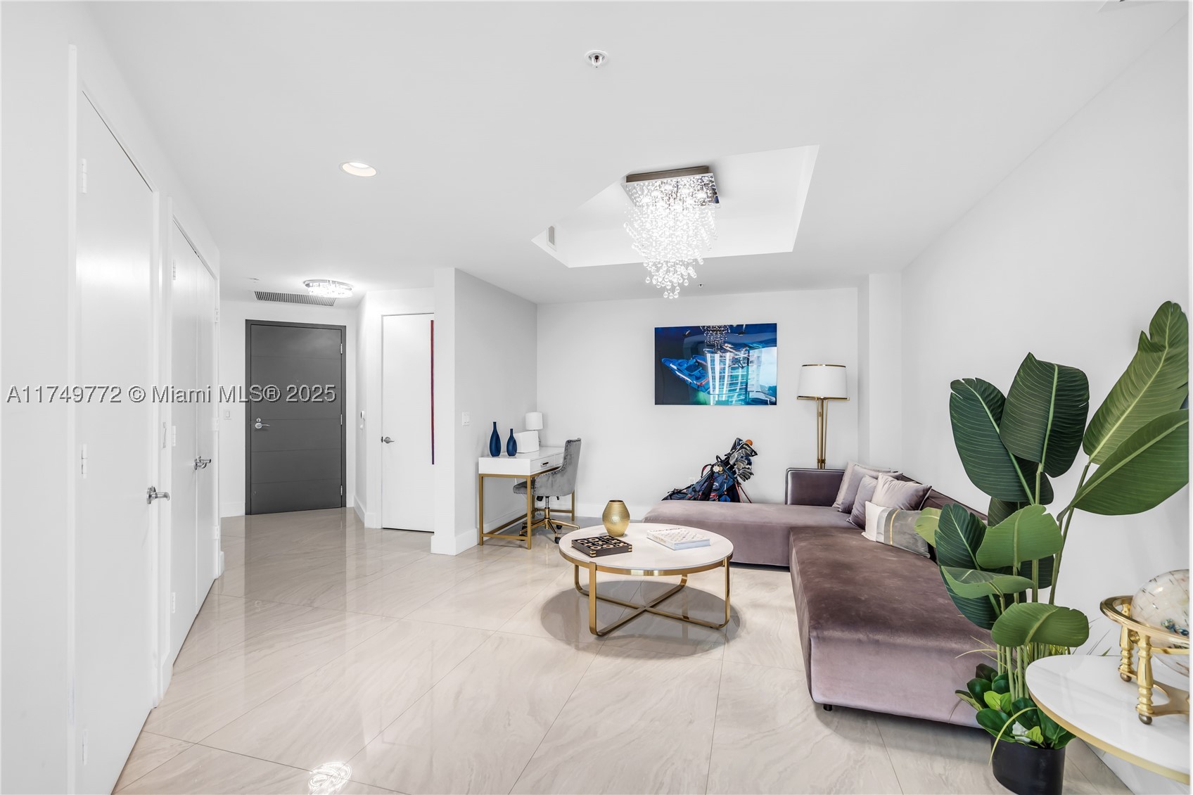 17111 Biscayne Blvd #2001, North Miami Beach FL 33160
