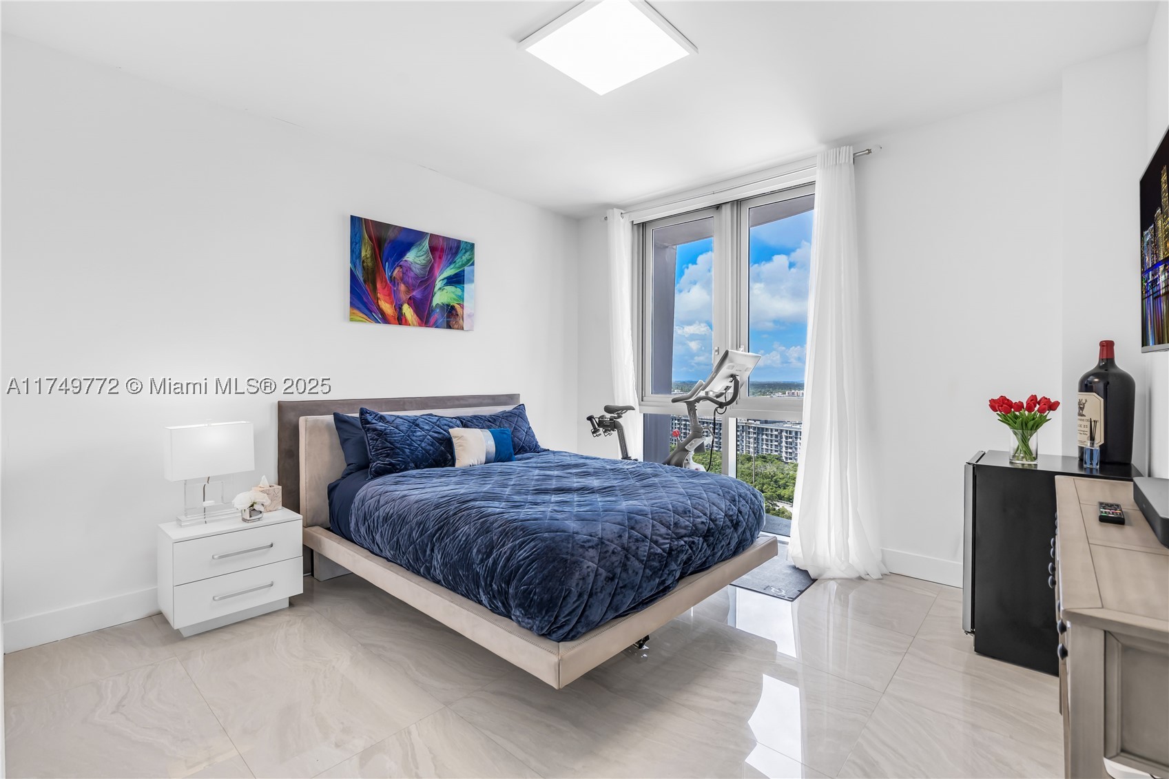 17111 Biscayne Blvd #2001, North Miami Beach FL 33160