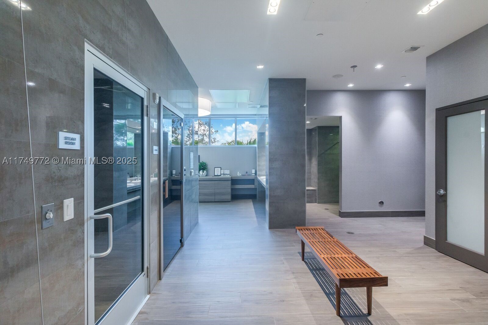 17111 Biscayne Blvd #2001, North Miami Beach FL 33160
