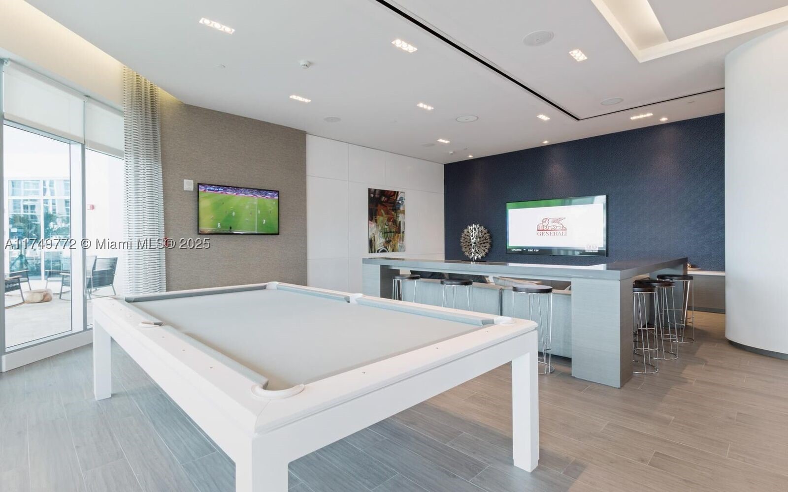 17111 Biscayne Blvd #2001, North Miami Beach FL 33160