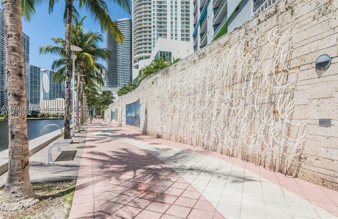 335 S Biscayne Blvd #UPH02, Miami FL 33131