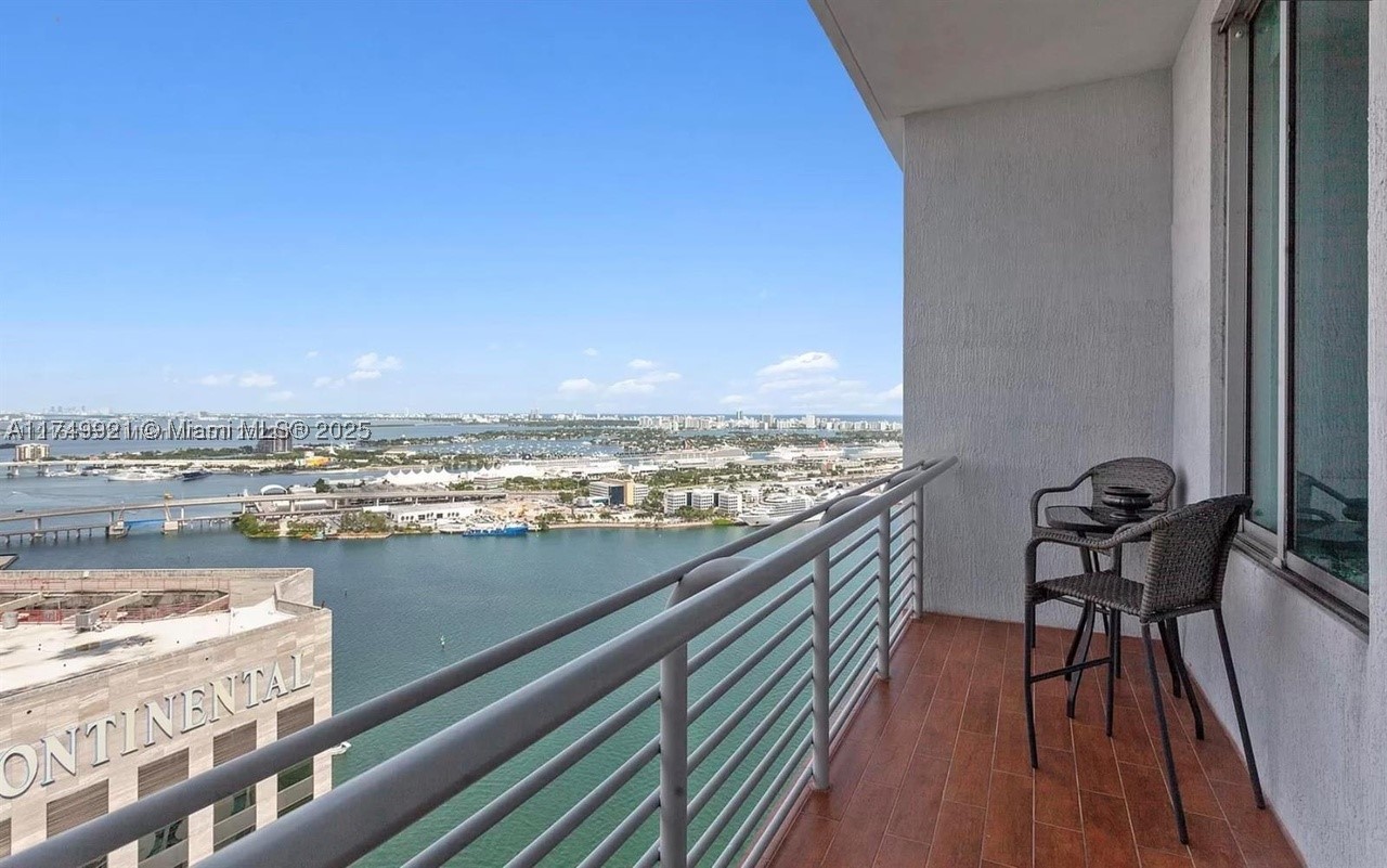 335 S Biscayne Blvd #UPH02, Miami FL 33131