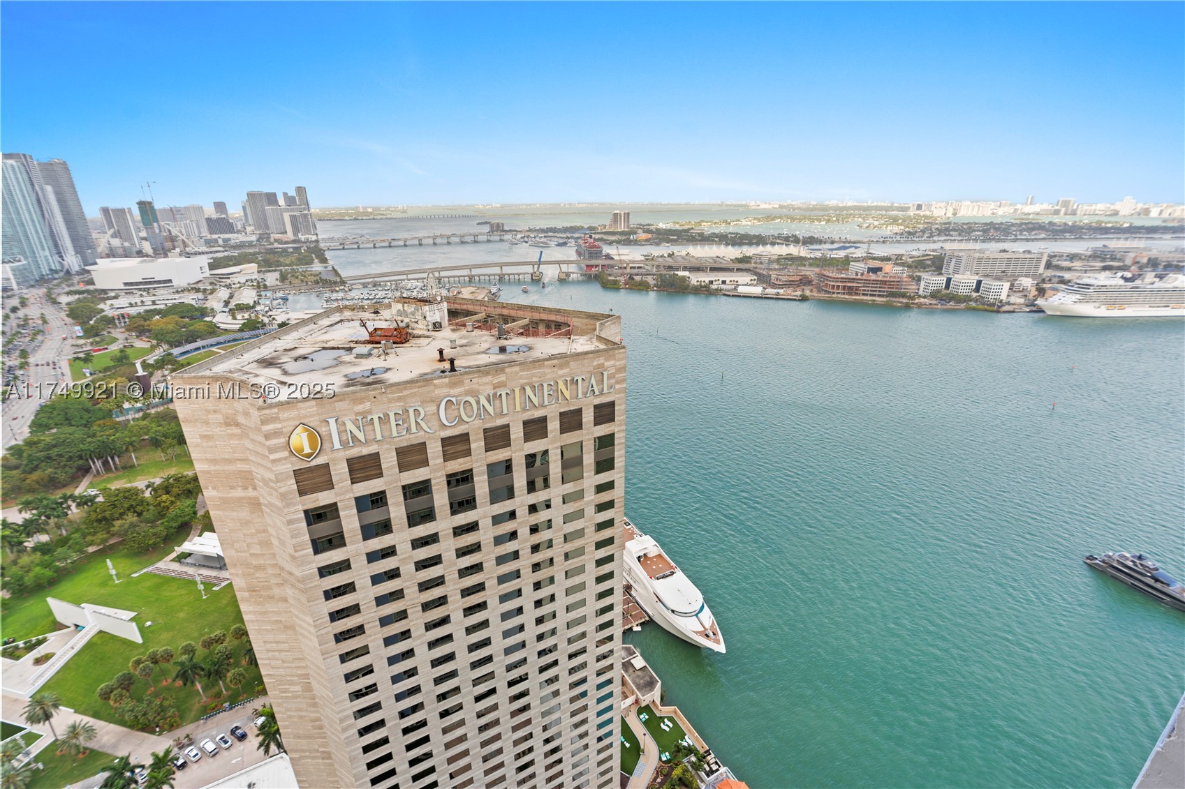 335 S Biscayne Blvd #UPH02, Miami FL 33131