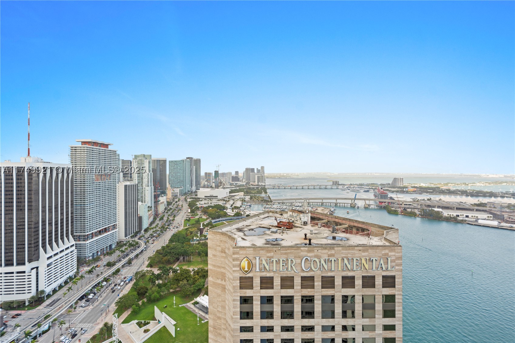 335 S Biscayne Blvd #UPH02, Miami FL 33131