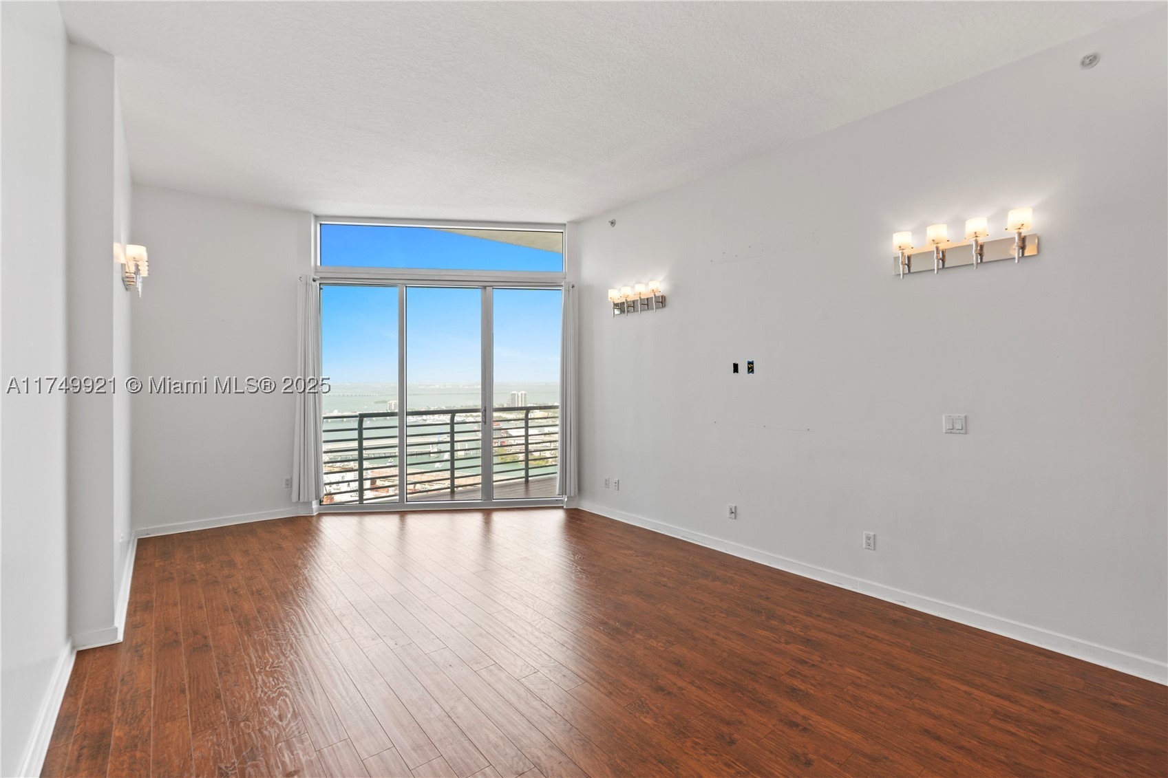 335 S Biscayne Blvd #UPH02, Miami FL 33131