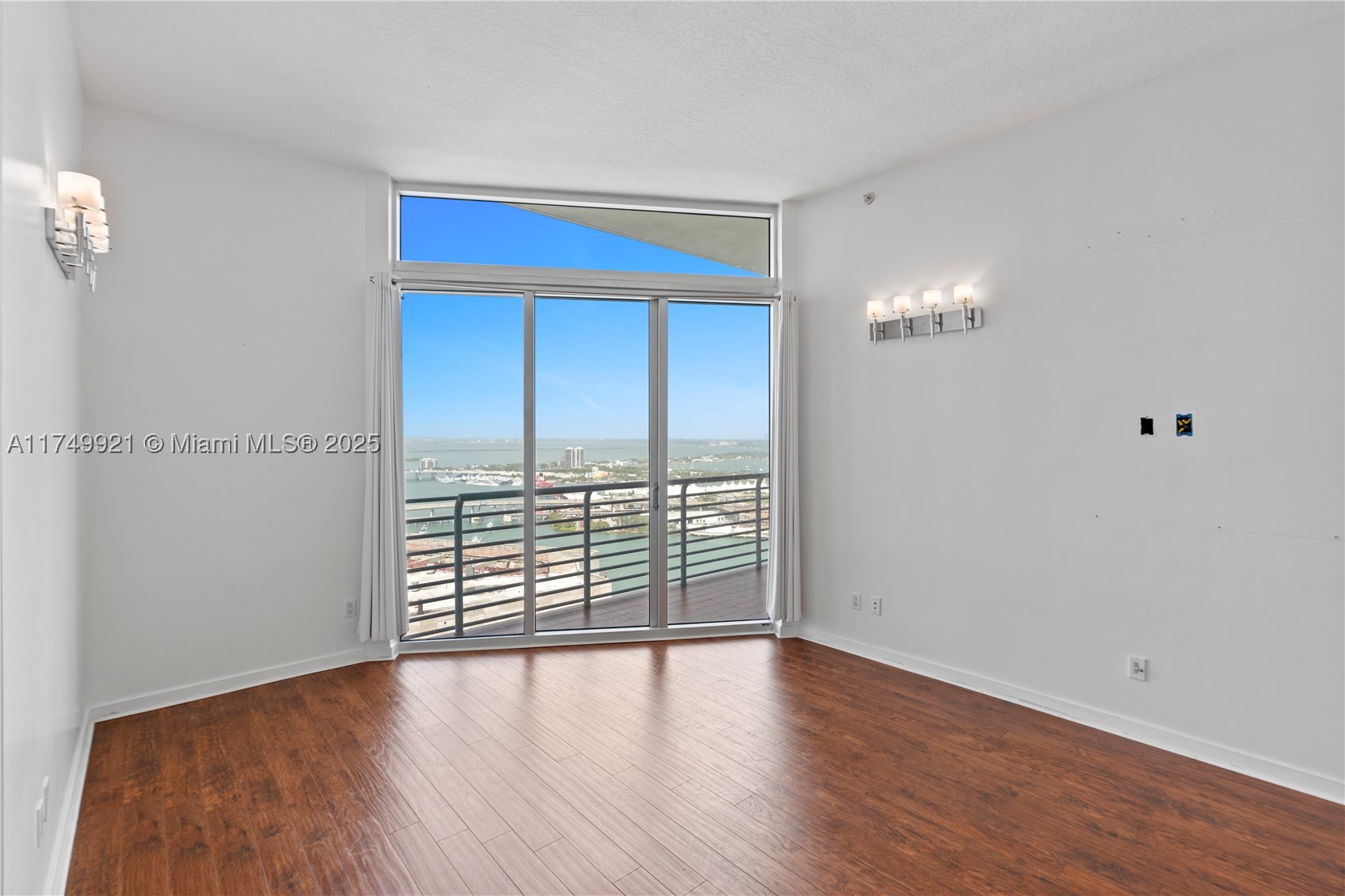 335 S Biscayne Blvd #UPH02, Miami FL 33131