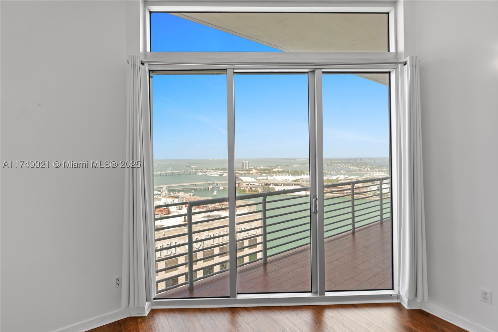 335 S Biscayne Blvd #UPH02, Miami FL 33131