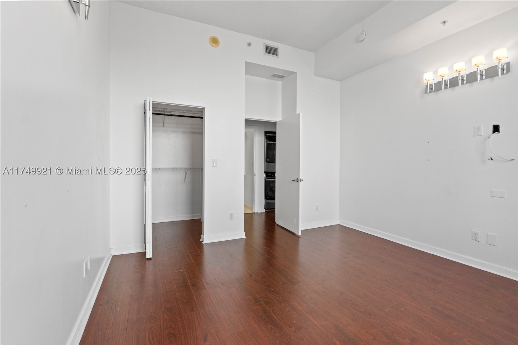 335 S Biscayne Blvd #UPH02, Miami FL 33131