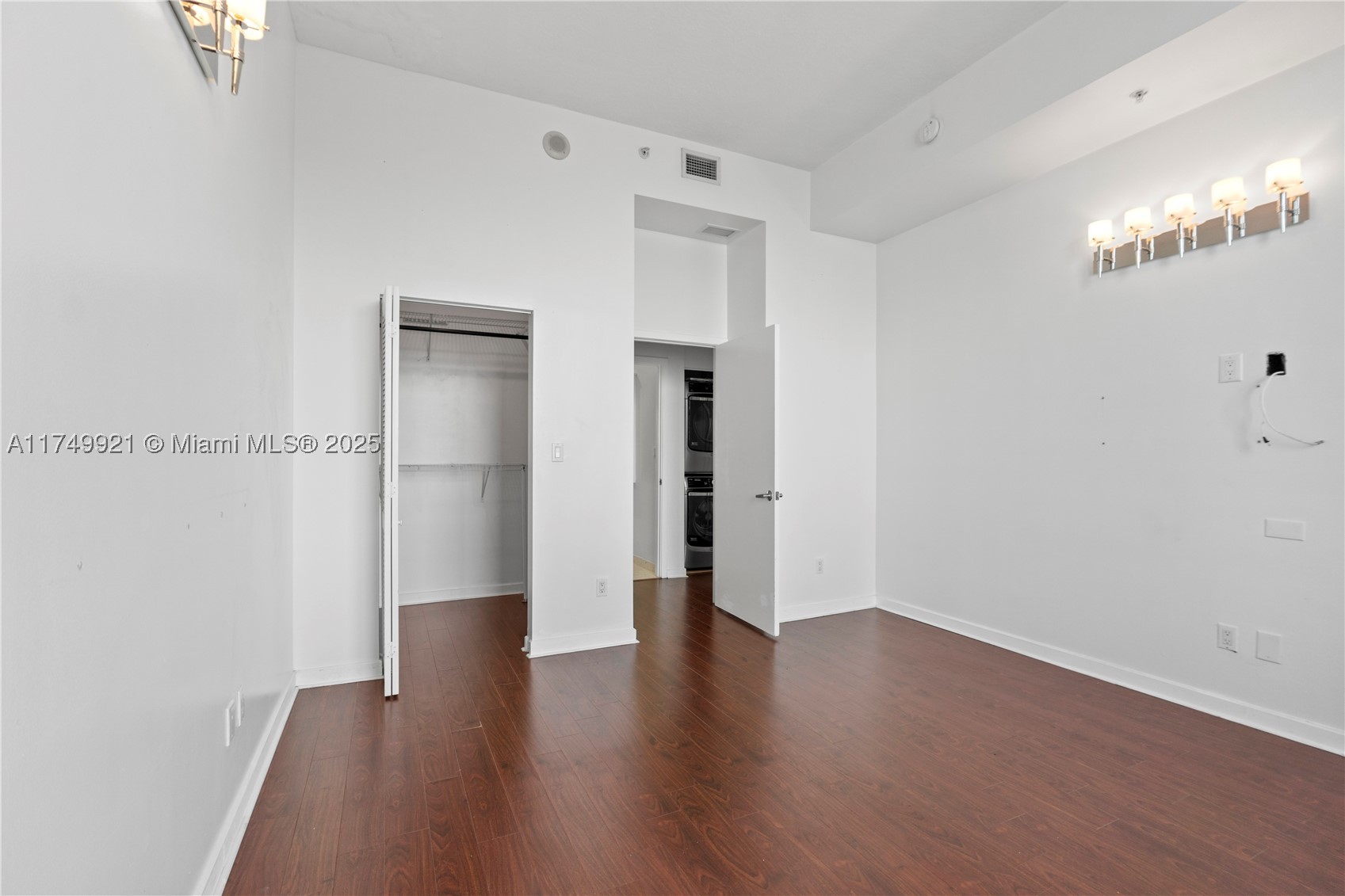 335 S Biscayne Blvd #UPH02, Miami FL 33131