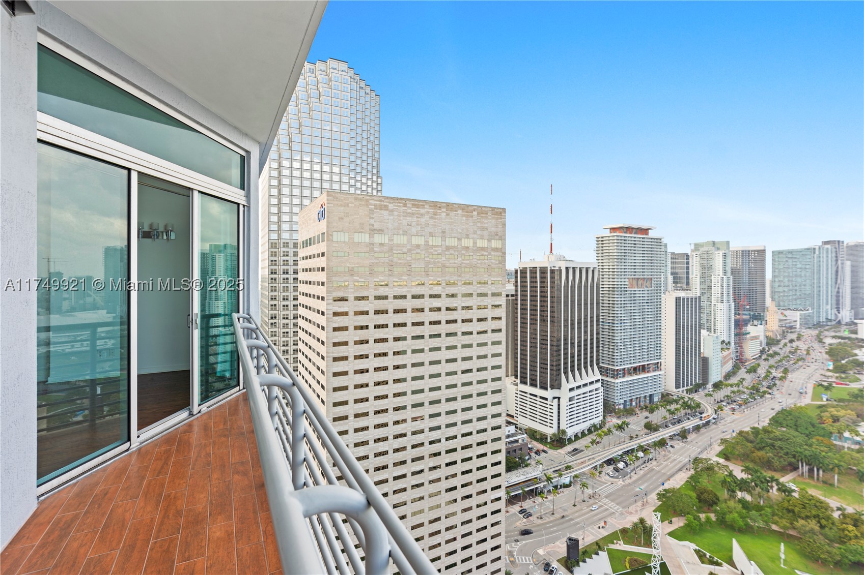 335 S Biscayne Blvd #UPH02, Miami FL 33131