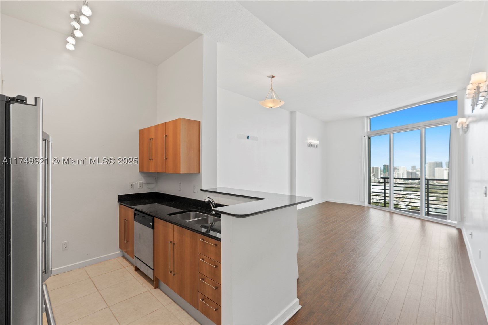 335 S Biscayne Blvd #UPH02, Miami FL 33131