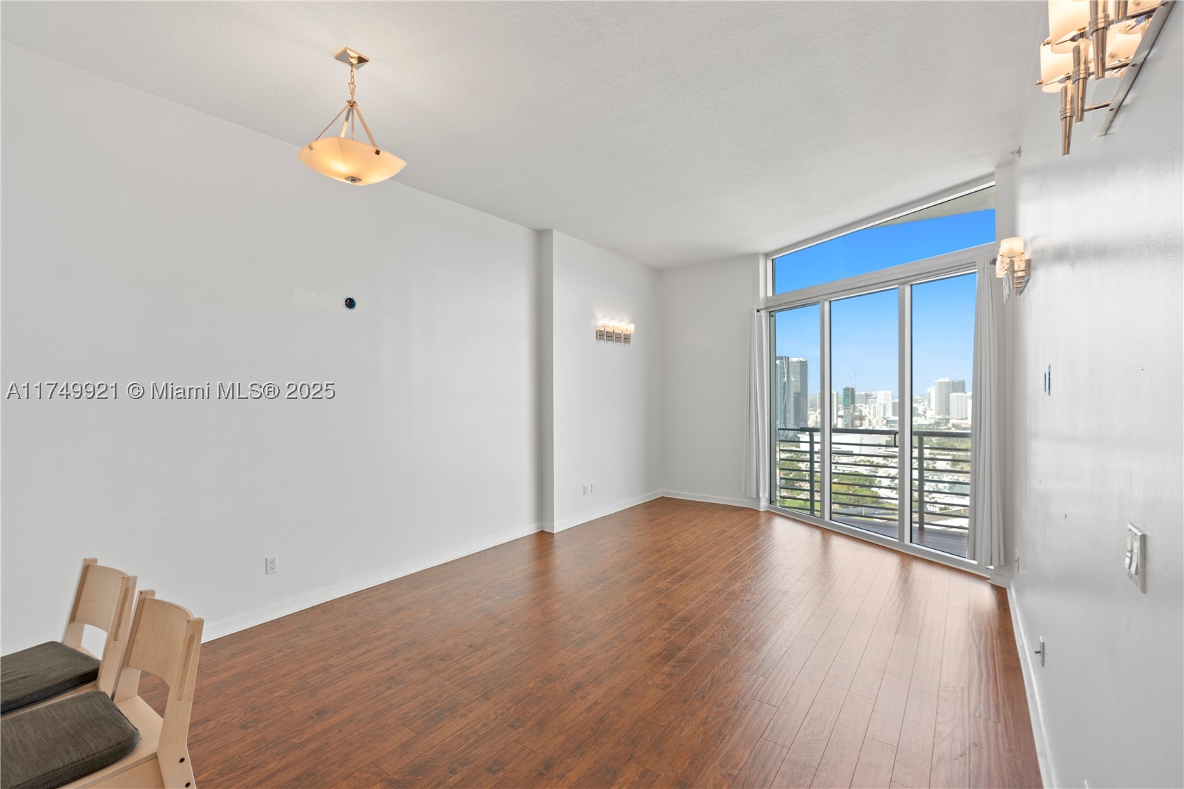 335 S Biscayne Blvd #UPH02, Miami FL 33131
