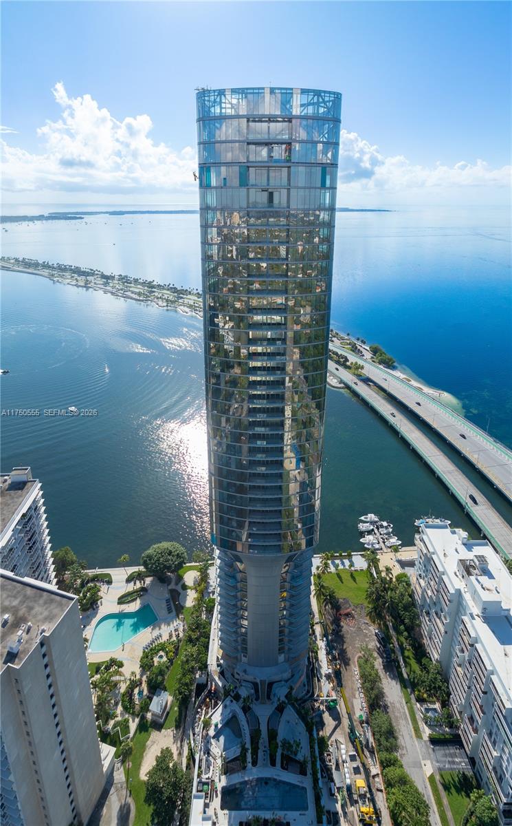 175 SE 25 RD #3902, Miami FL 33129