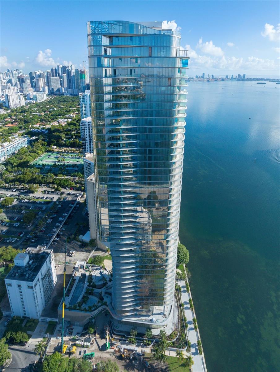 175 SE 25 RD #3902, Miami FL 33129