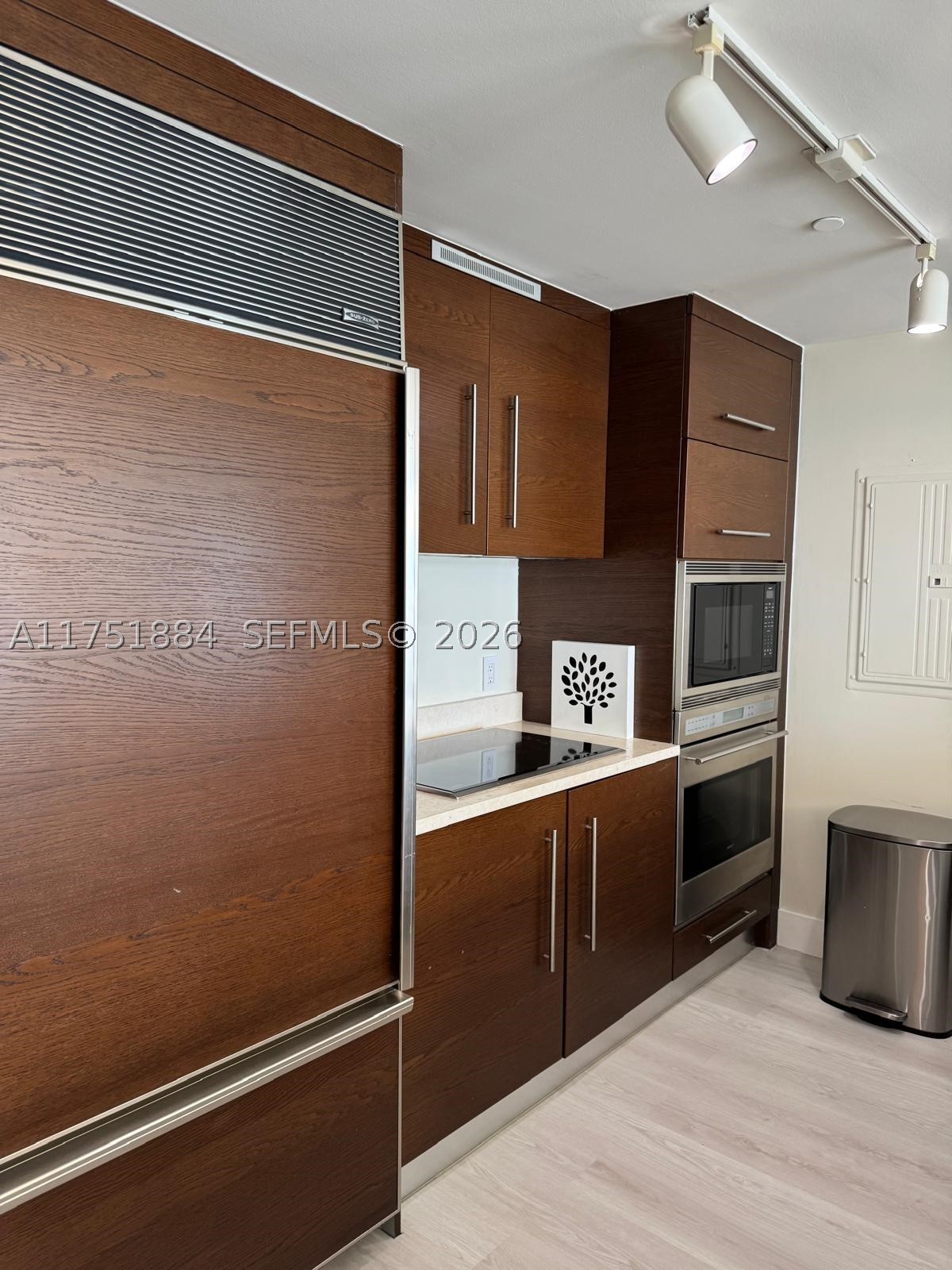 465 Brickell Ave #2405, Miami FL 33131