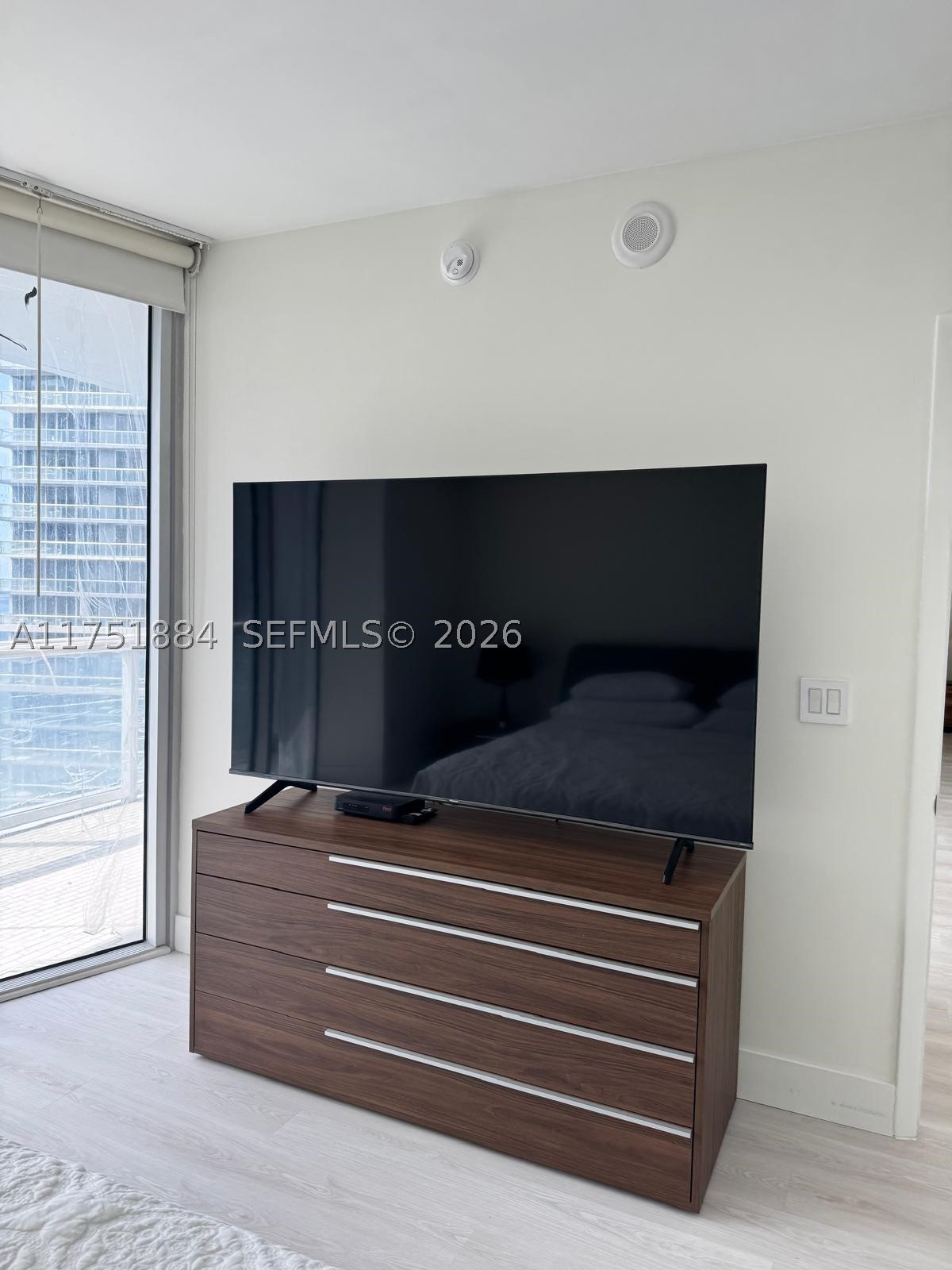 465 Brickell Ave #2405, Miami FL 33131