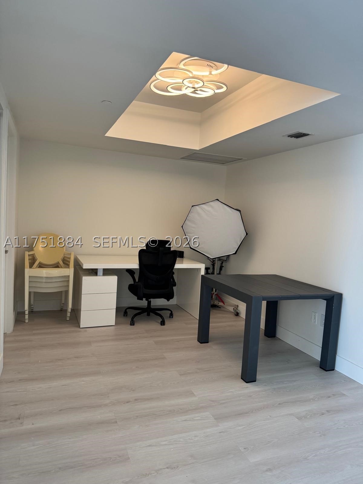 465 Brickell Ave #2405, Miami FL 33131