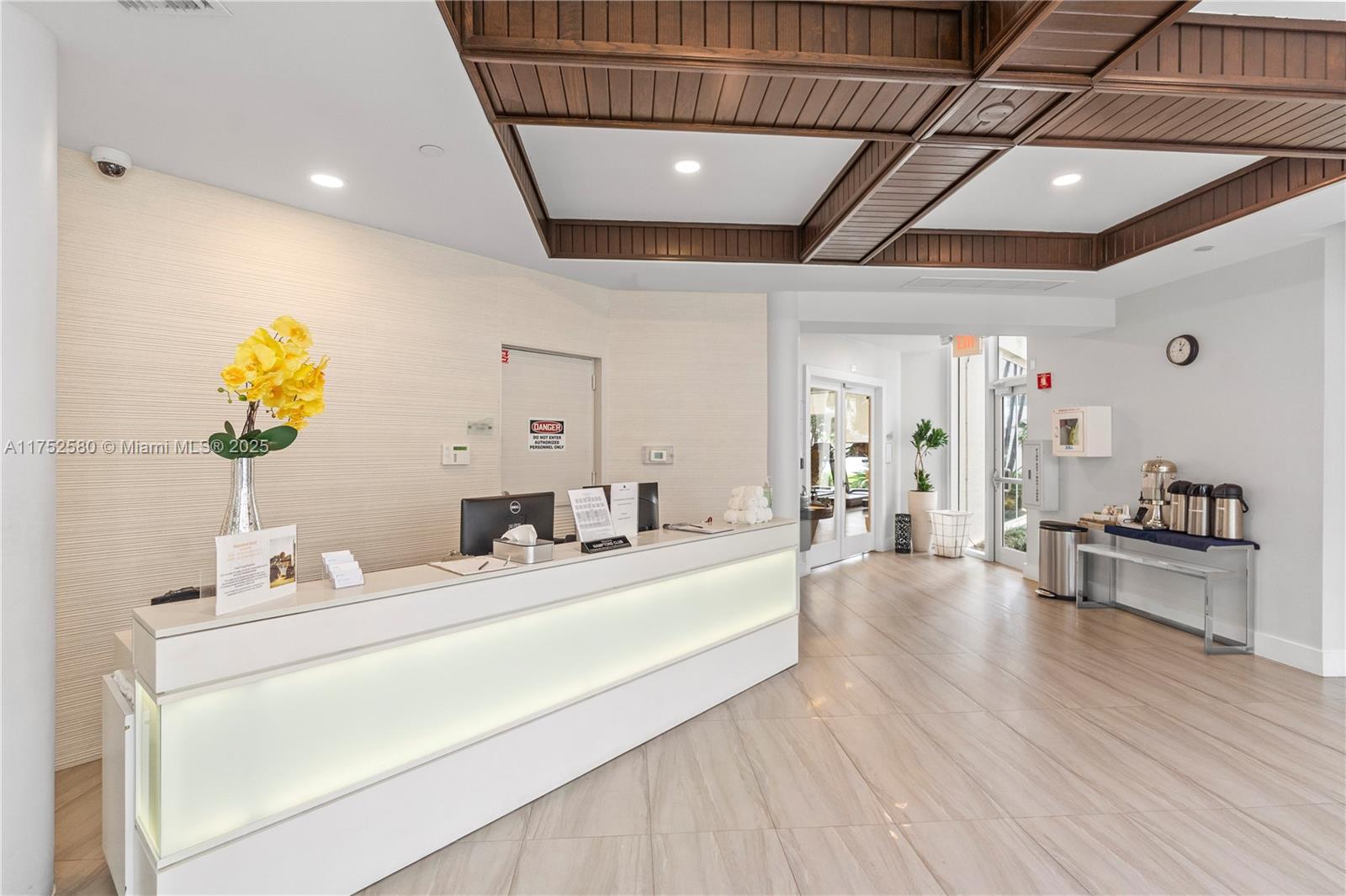 20201 E Country Club Dr #2708, Aventura FL 33180