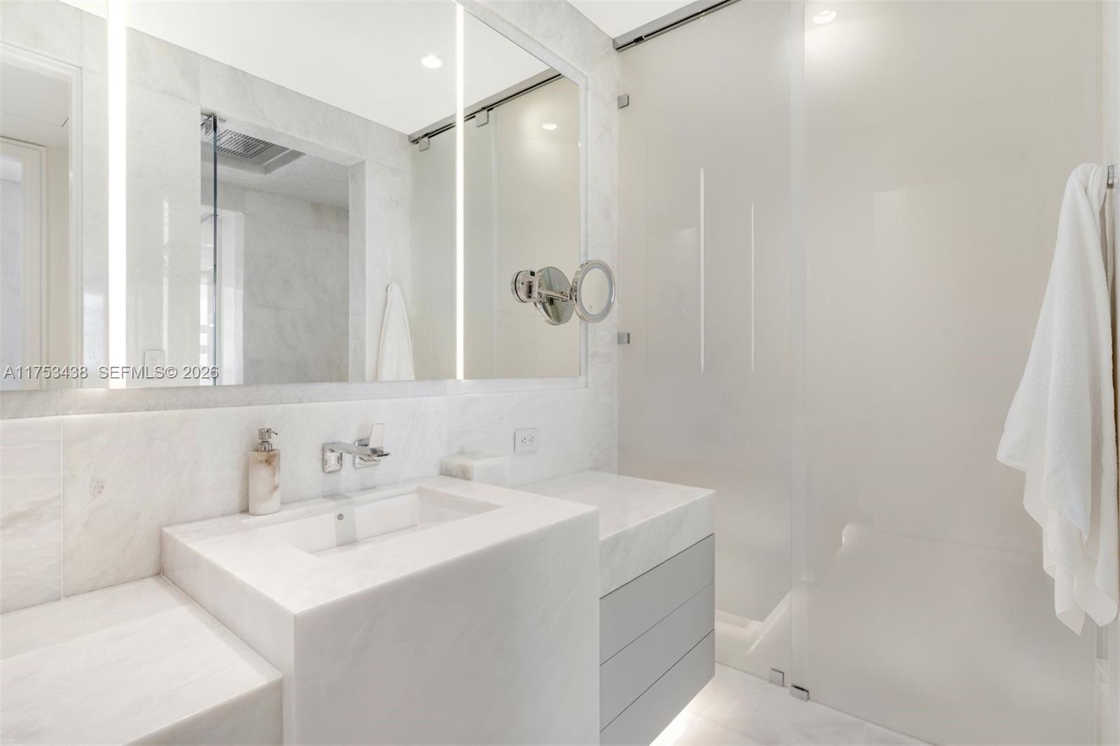 17975 Collins Ave #N2401, Sunny Isles Beach FL 33160