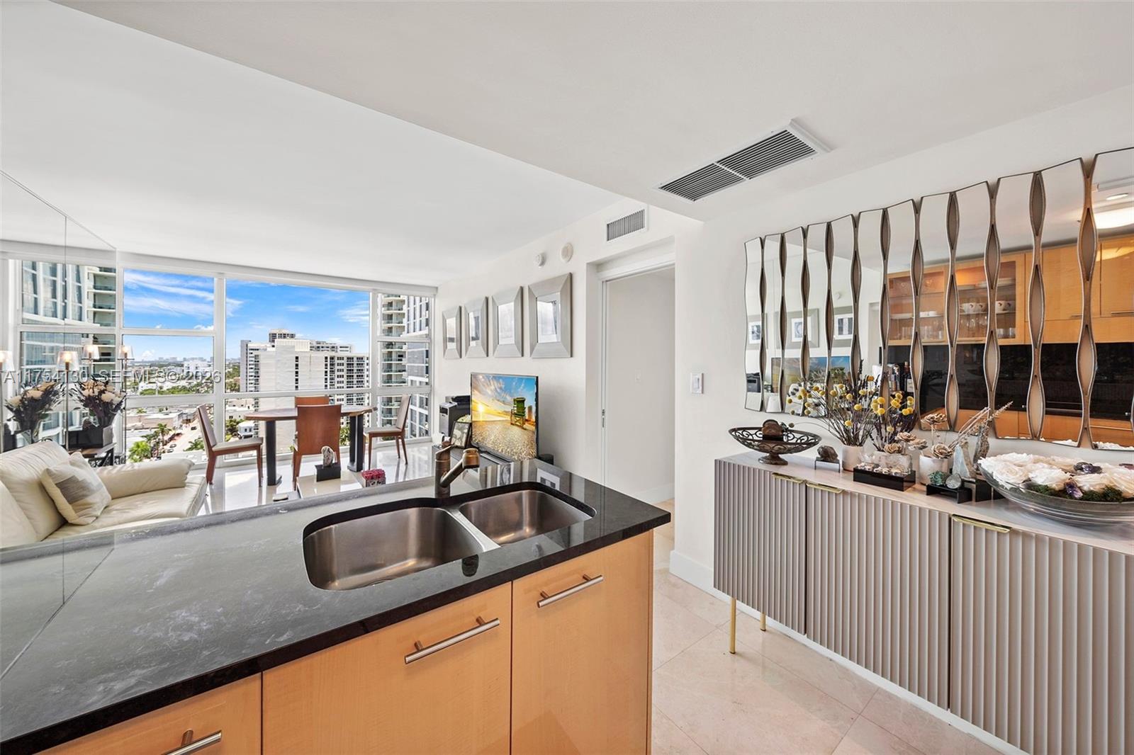 6801 Collins Ave #1403/Door 0/1414, Miami Beach FL 33141
