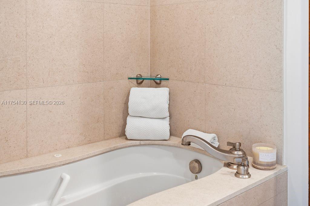 6801 Collins Ave #1403/Door 0/1414, Miami Beach FL 33141