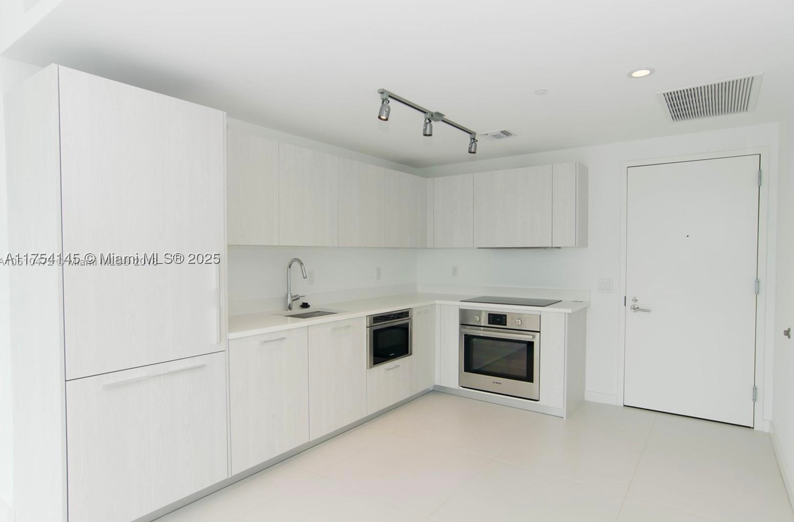501 NE 31st St #2009, Miami FL 33137
