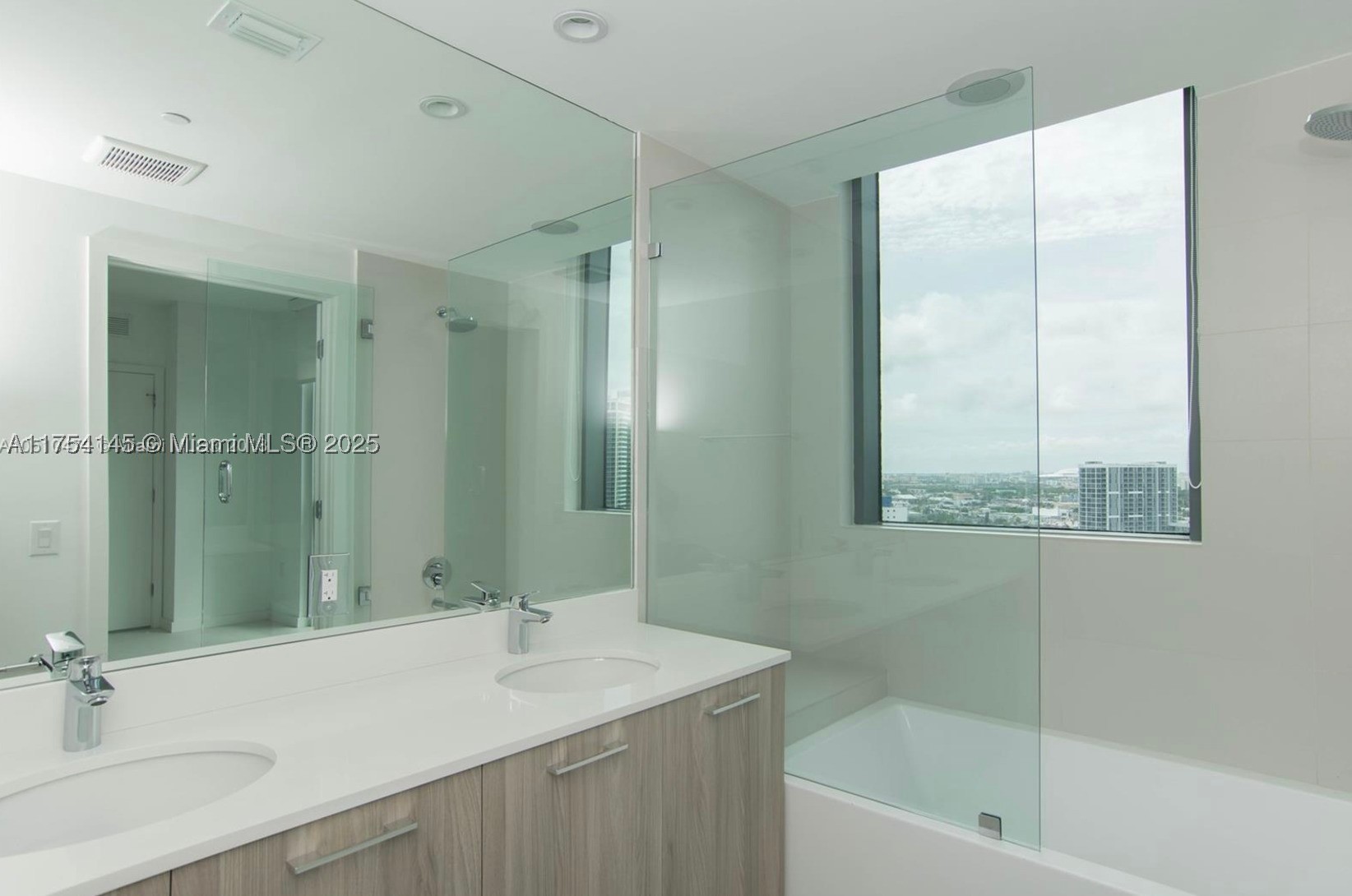 501 NE 31st St #2009, Miami FL 33137